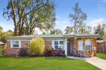 8360 Red Holly Ln jacksonville, FL 32221